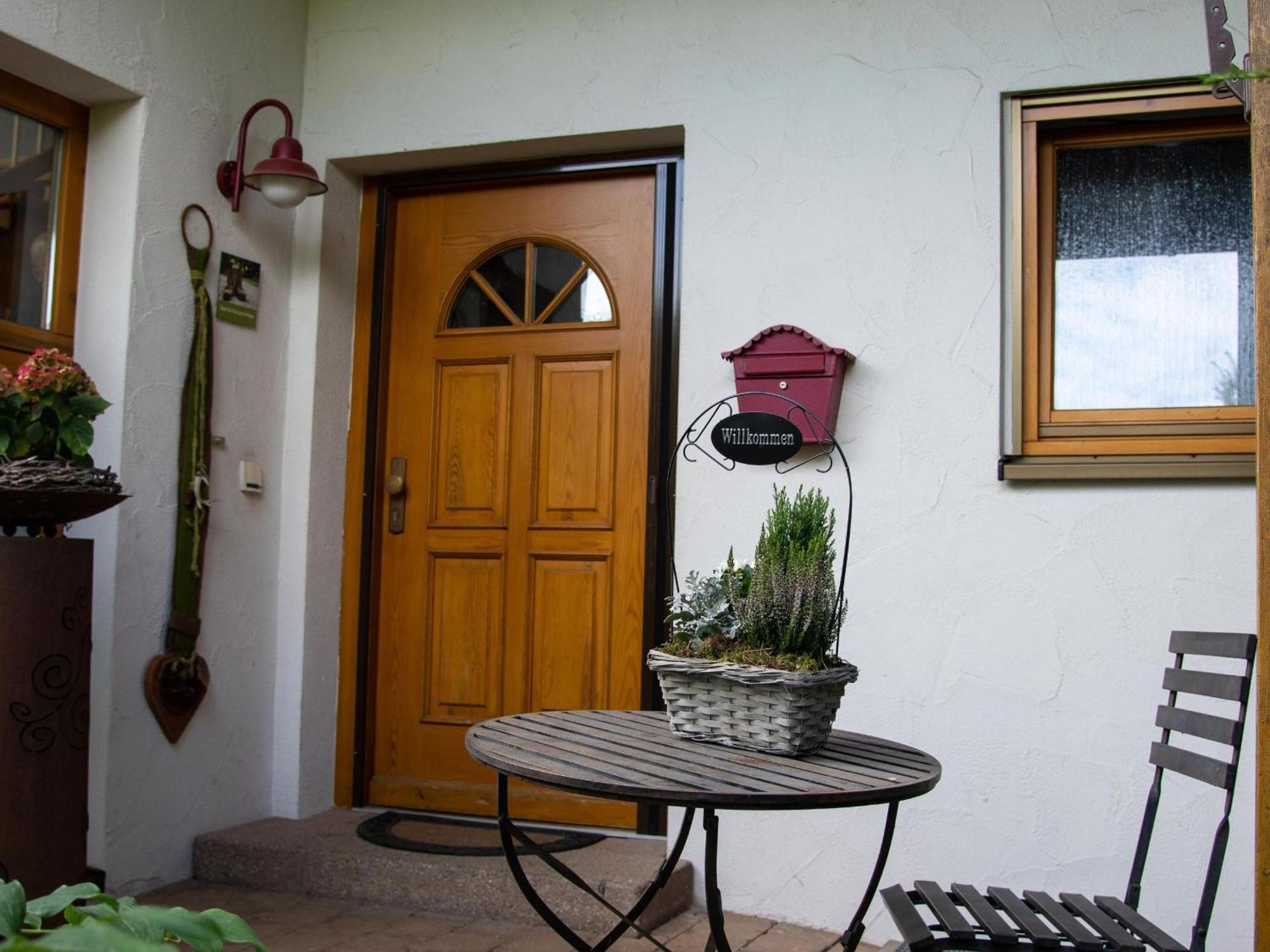 Gaestezimmer Am Hof Zwiefalten Exterior photo